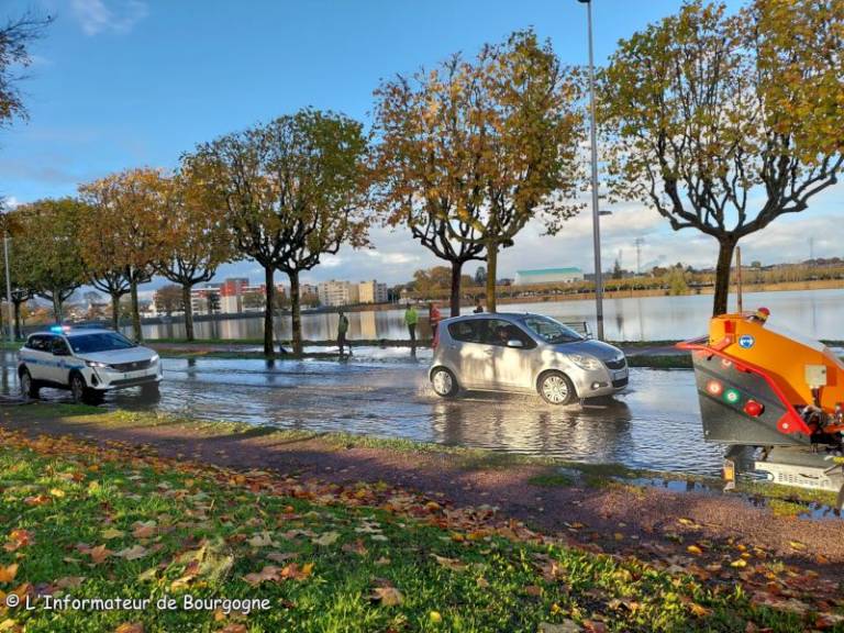 Intempéries - Un Déluge De Pluie Avec De La Grêle S'abat Sur Montceau ...